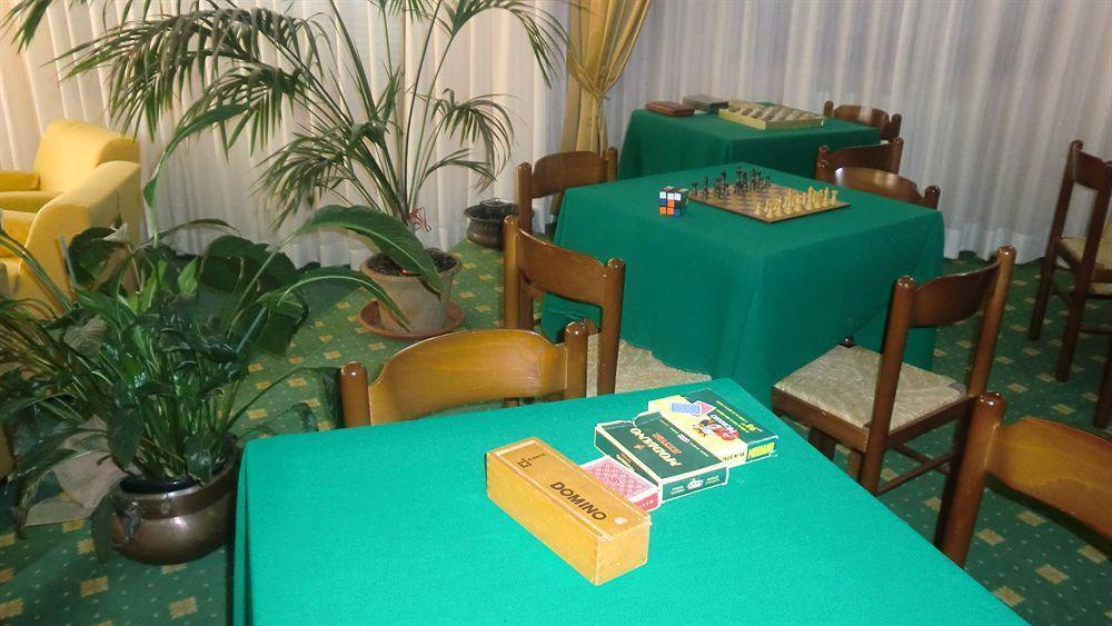 Hotel La Pergola Барга Екстериор снимка