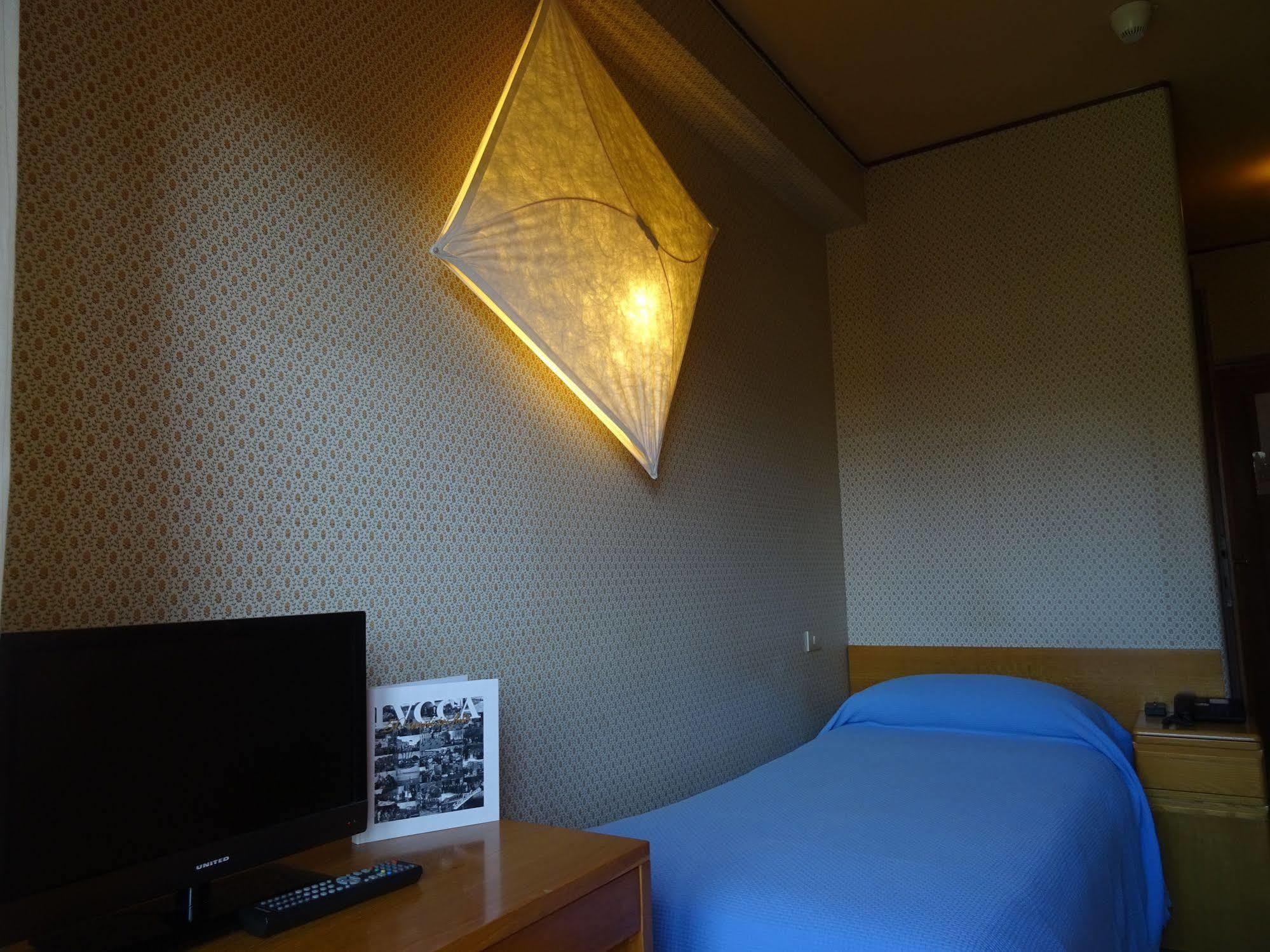 Hotel La Pergola Барга Екстериор снимка