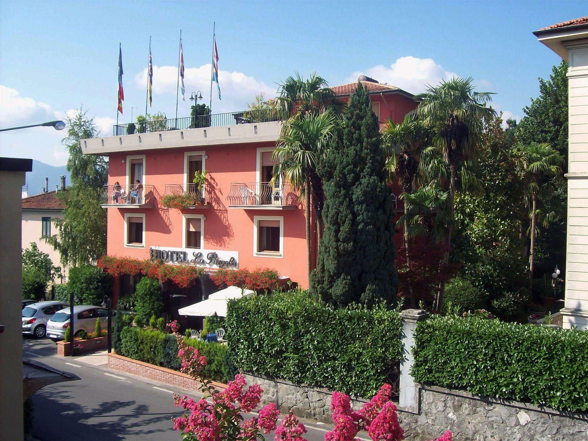 Hotel La Pergola Барга Екстериор снимка